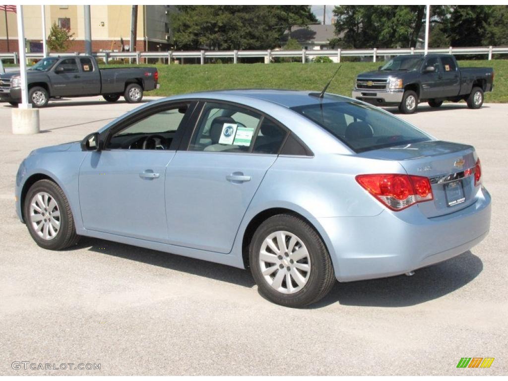 2011 Cruze LS - Ice Blue Metallic / Jet Black/Medium Titanium photo #2