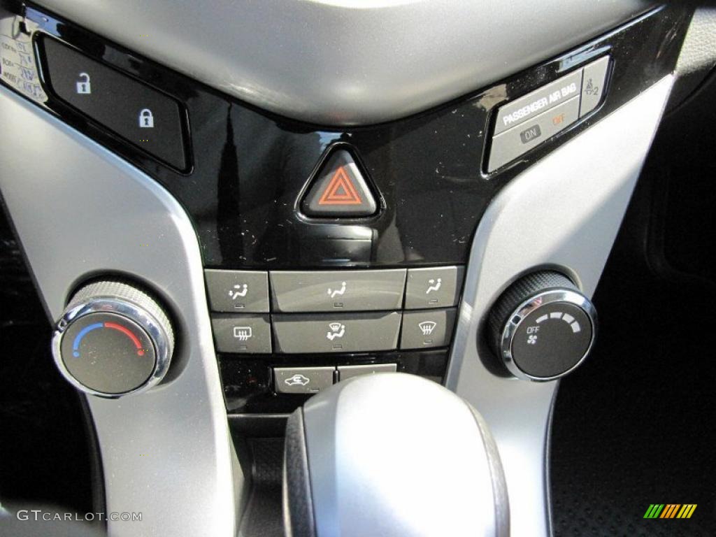 2011 Cruze LS - Ice Blue Metallic / Jet Black/Medium Titanium photo #8