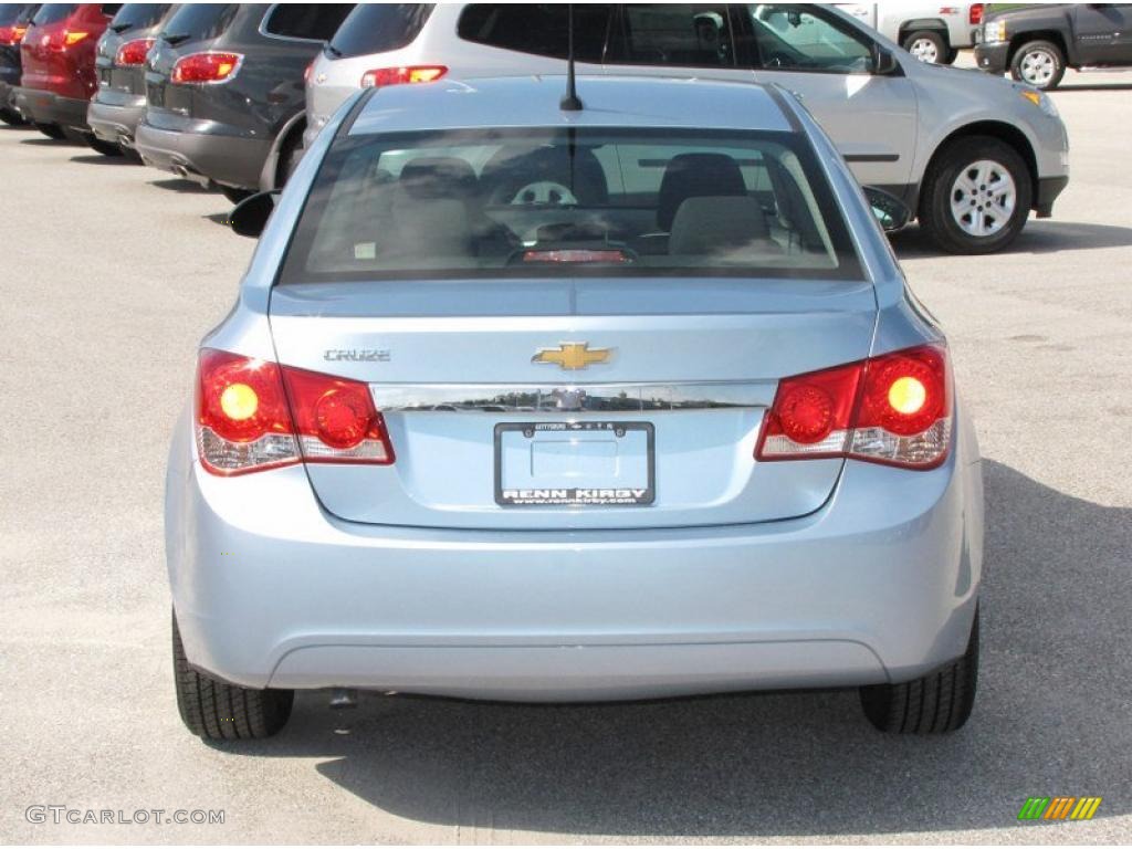 2011 Cruze LS - Ice Blue Metallic / Jet Black/Medium Titanium photo #14