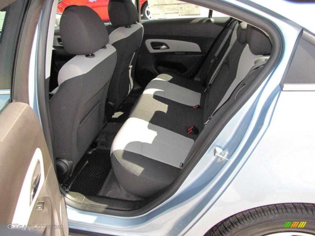 2011 Cruze LS - Ice Blue Metallic / Jet Black/Medium Titanium photo #19