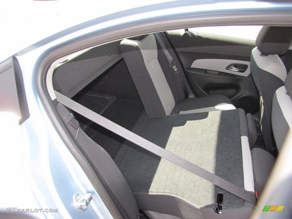 2011 Cruze LS - Ice Blue Metallic / Jet Black/Medium Titanium photo #20