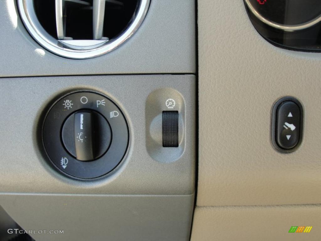 2006 F150 Lariat SuperCrew - Smokestone Metallic / Tan photo #44