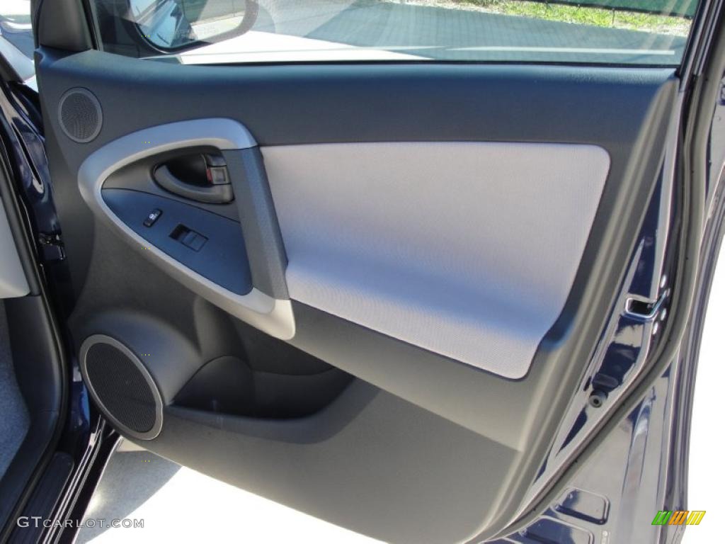 2007 RAV4 I4 - Nautical Blue Metallic / Ash Gray photo #23
