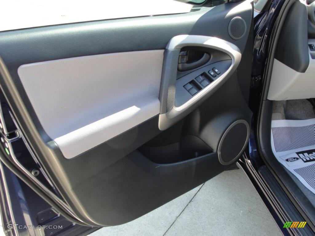 2007 RAV4 I4 - Nautical Blue Metallic / Ash Gray photo #31