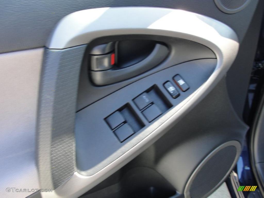 2007 RAV4 I4 - Nautical Blue Metallic / Ash Gray photo #32
