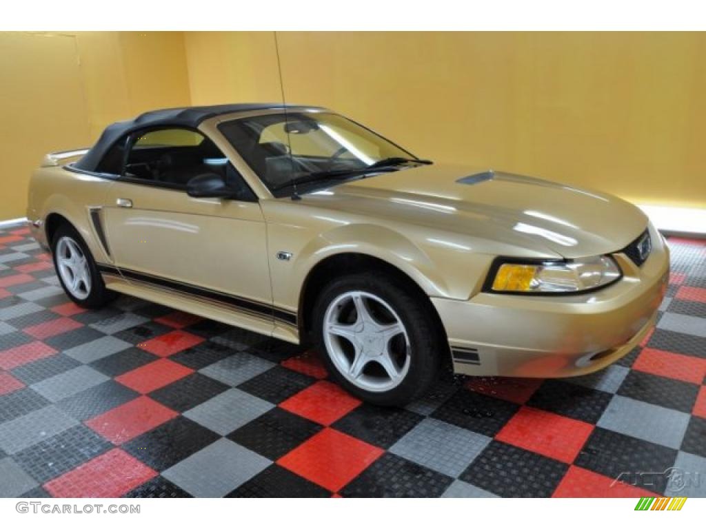 2000 Mustang GT Convertible - Sunburst Gold Metallic / Dark Charcoal photo #1