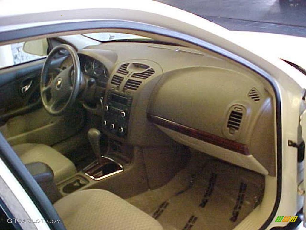 2007 Malibu Maxx LT Wagon - White / Cashmere Beige photo #9