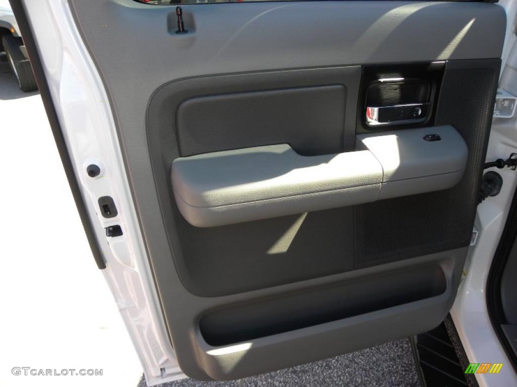 2006 F150 XLT SuperCrew - Oxford White / Medium/Dark Flint photo #7
