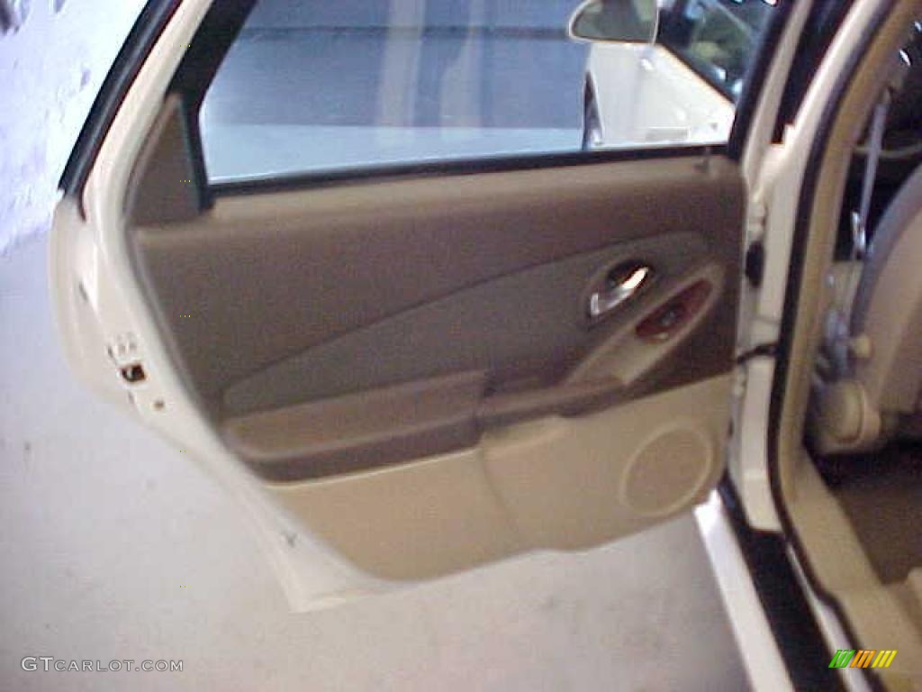 2007 Malibu Maxx LT Wagon - White / Cashmere Beige photo #16