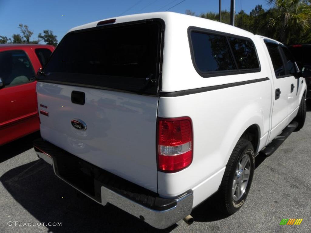 2006 F150 XLT SuperCrew - Oxford White / Medium/Dark Flint photo #13