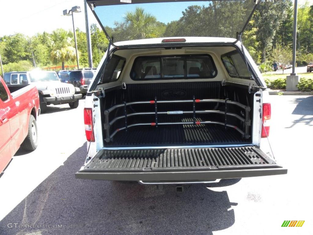 2006 F150 XLT SuperCrew - Oxford White / Medium/Dark Flint photo #14