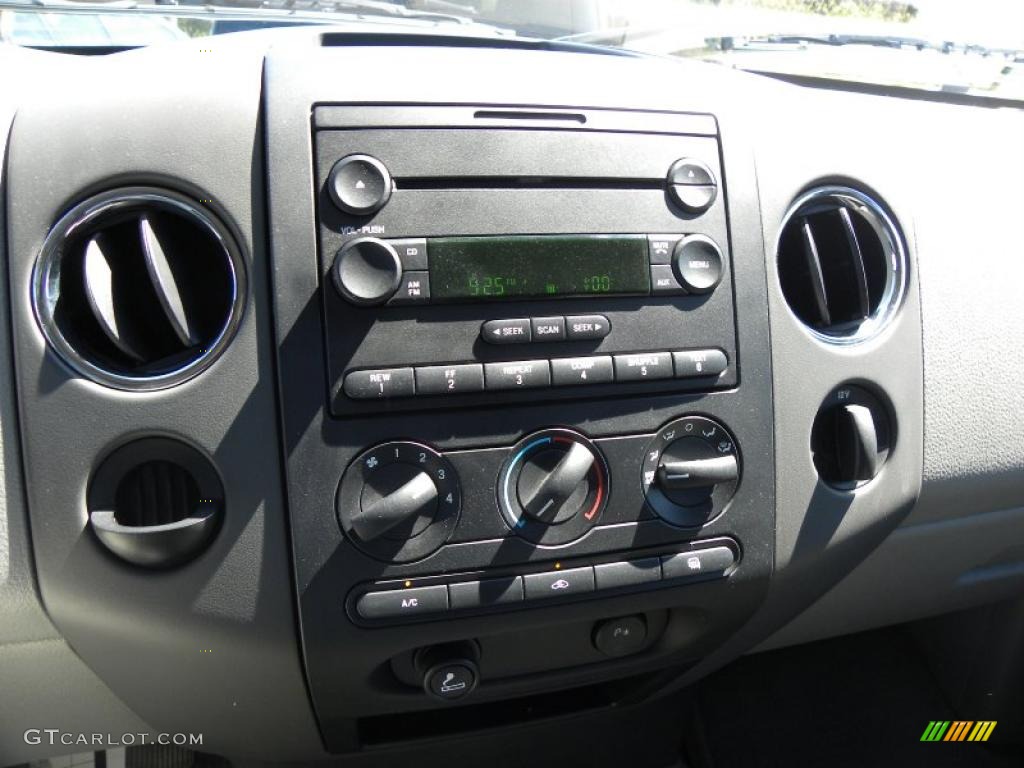 2006 F150 XLT SuperCrew - Oxford White / Medium/Dark Flint photo #20