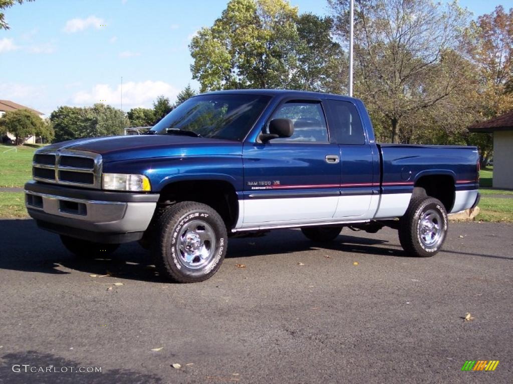 Patriot Blue Pearl Dodge Ram 1500