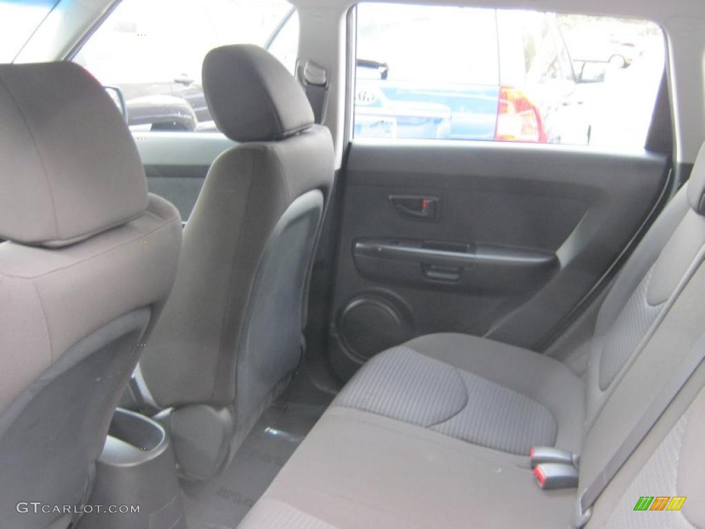 2010 Soul 1.6 - Bright Silver / Black Cloth photo #20