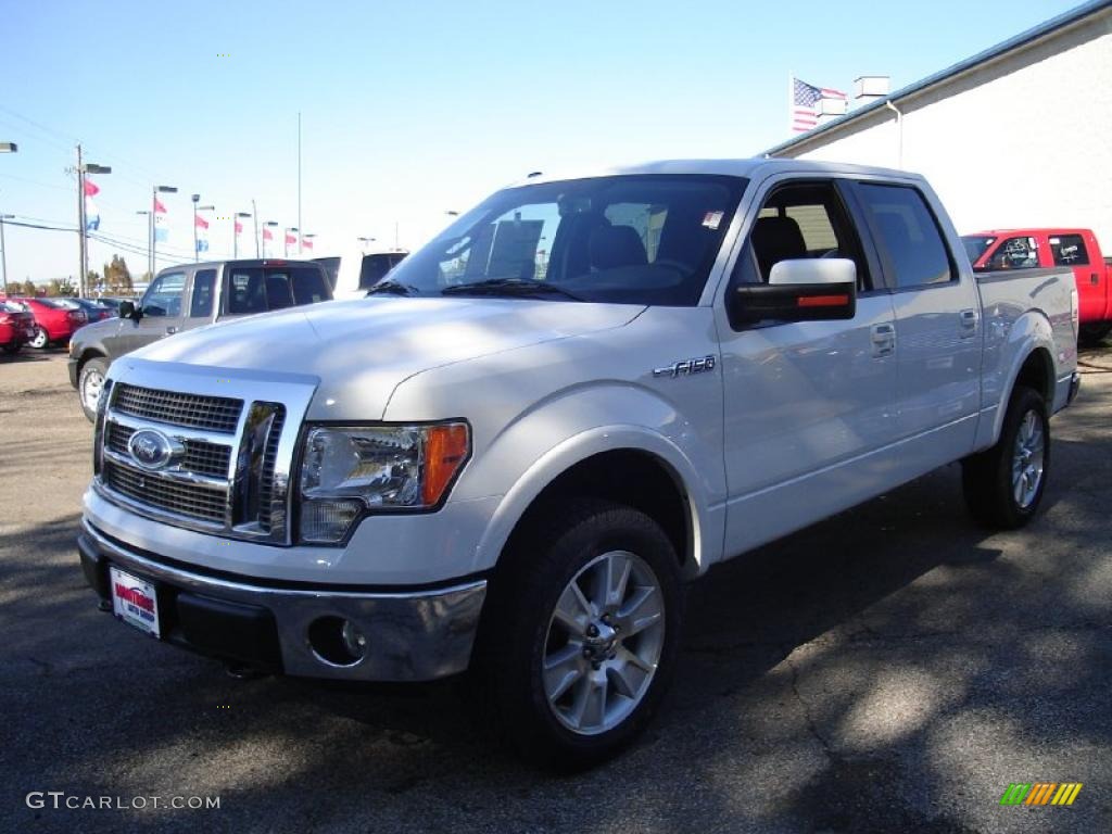 2010 F150 Lariat SuperCrew 4x4 - Oxford White / Black photo #1