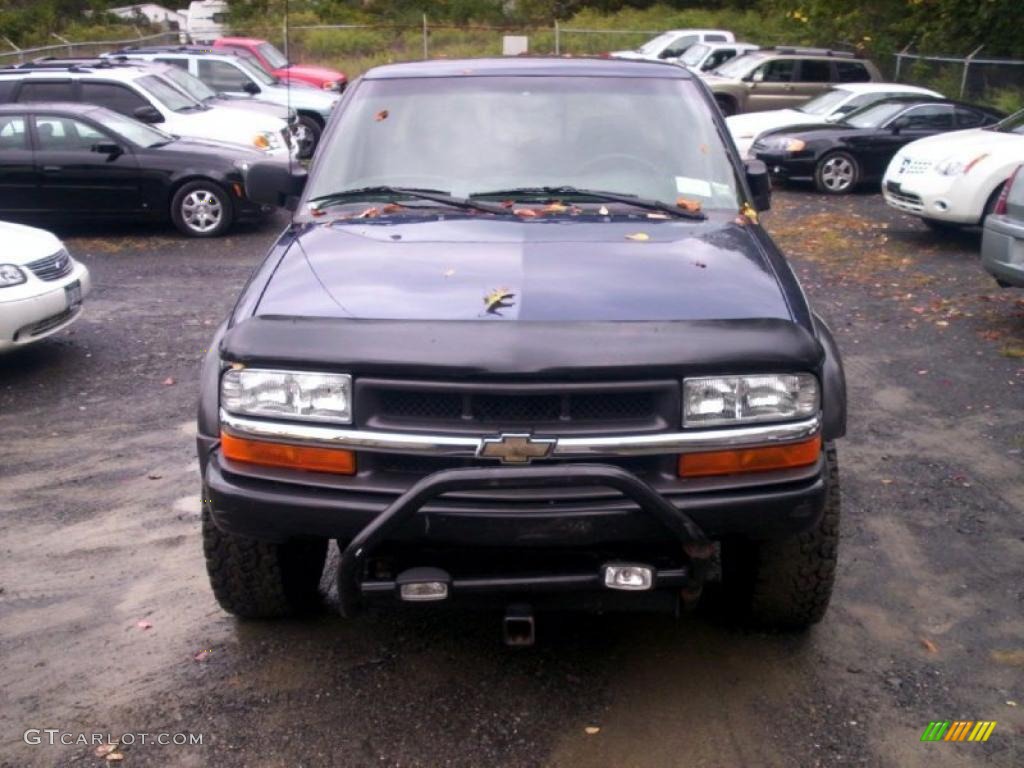 2002 S10 ZR2 Extended Cab 4x4 - Indigo Blue Metallic / Graphite photo #3