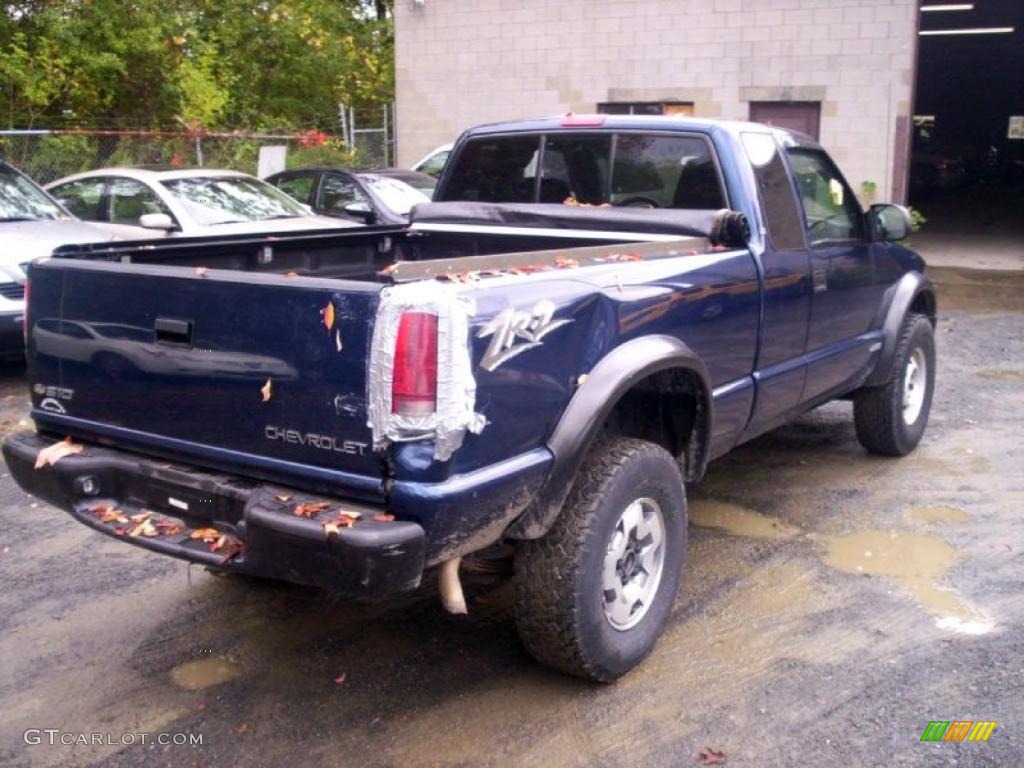 2002 S10 ZR2 Extended Cab 4x4 - Indigo Blue Metallic / Graphite photo #4