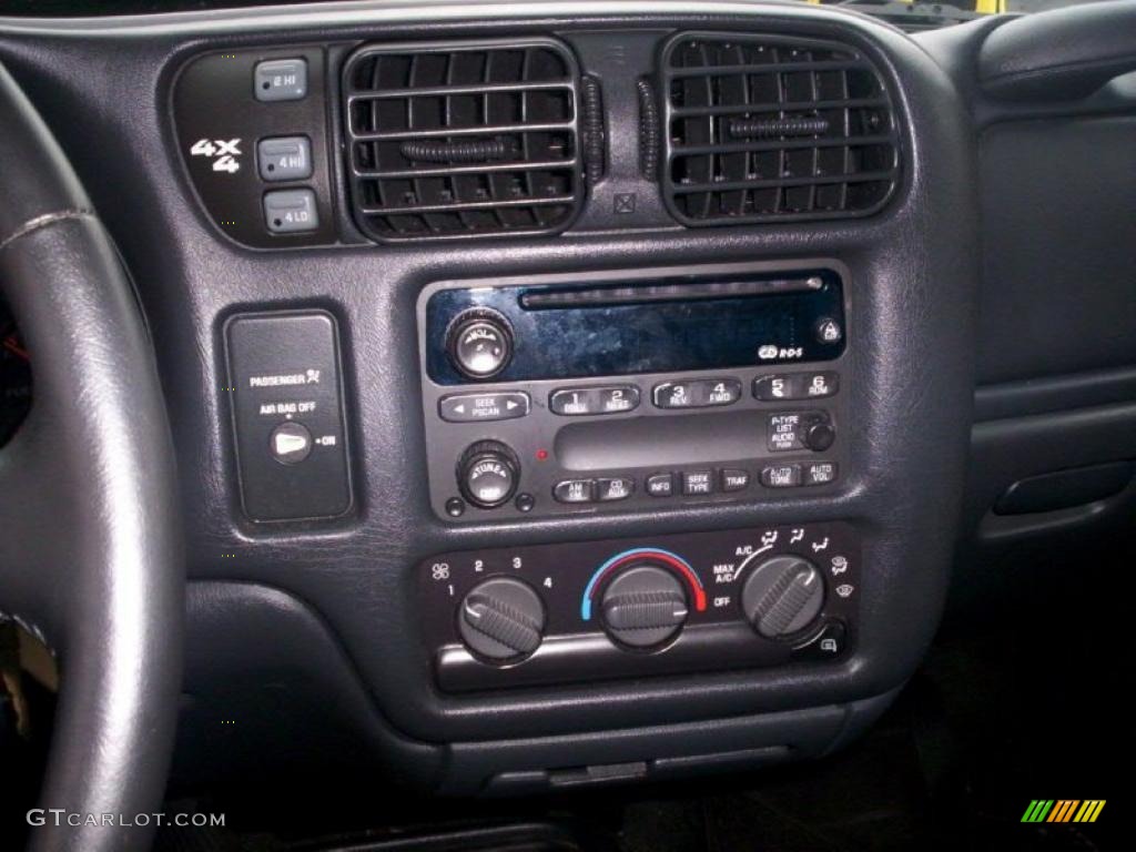 2002 S10 ZR2 Extended Cab 4x4 - Indigo Blue Metallic / Graphite photo #9