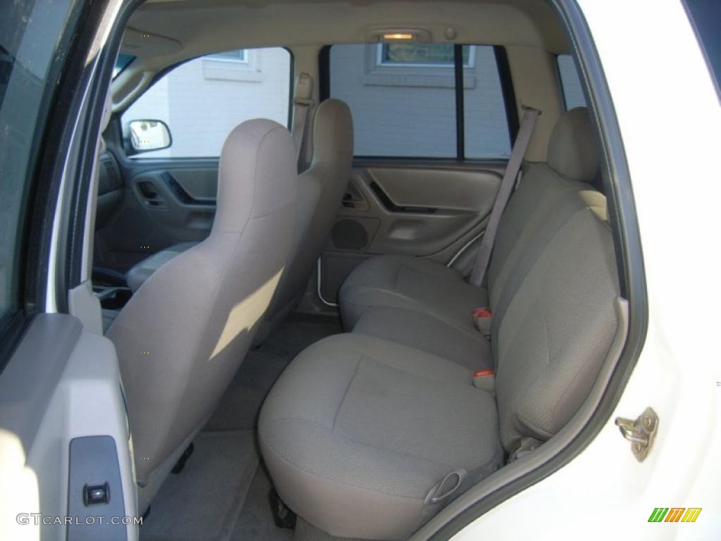 2004 Grand Cherokee Laredo 4x4 - Stone White / Taupe photo #9