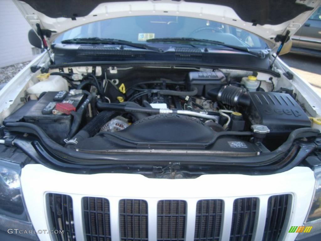 2004 Grand Cherokee Laredo 4x4 - Stone White / Taupe photo #21