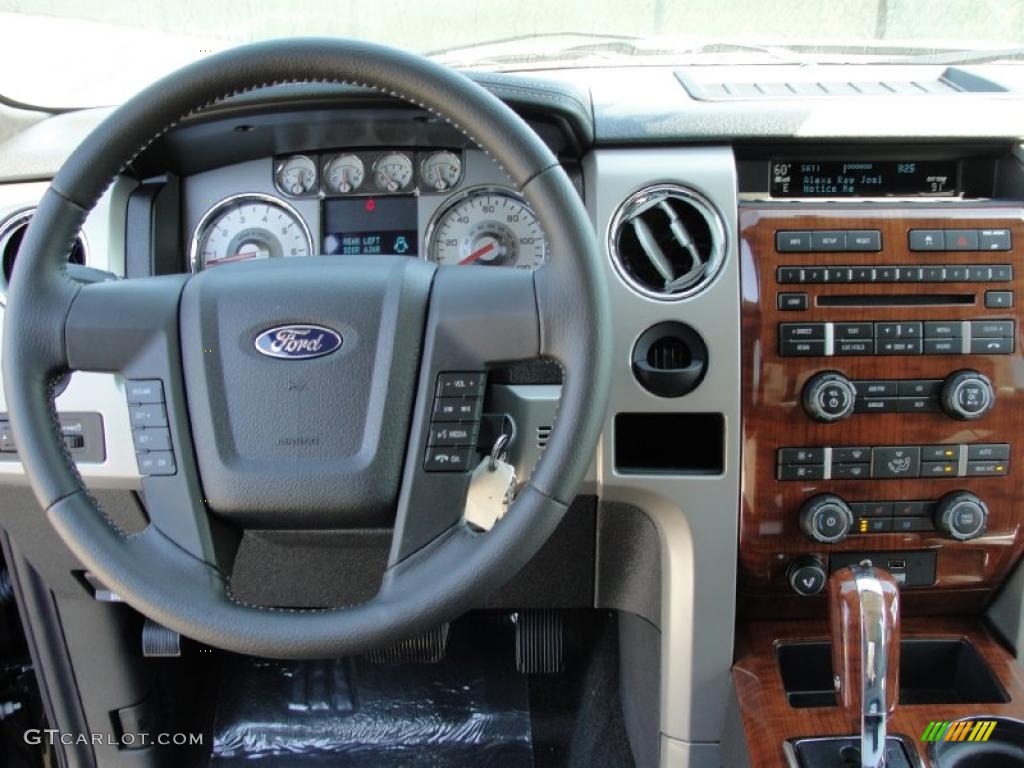 2010 F150 Lariat SuperCrew - Tuxedo Black / Black photo #24