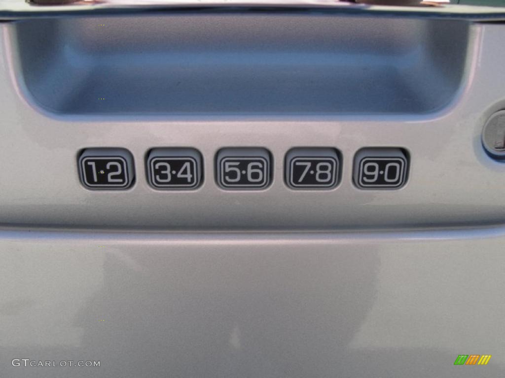 2010 F150 Lariat SuperCrew - Ingot Silver Metallic / Black photo #15