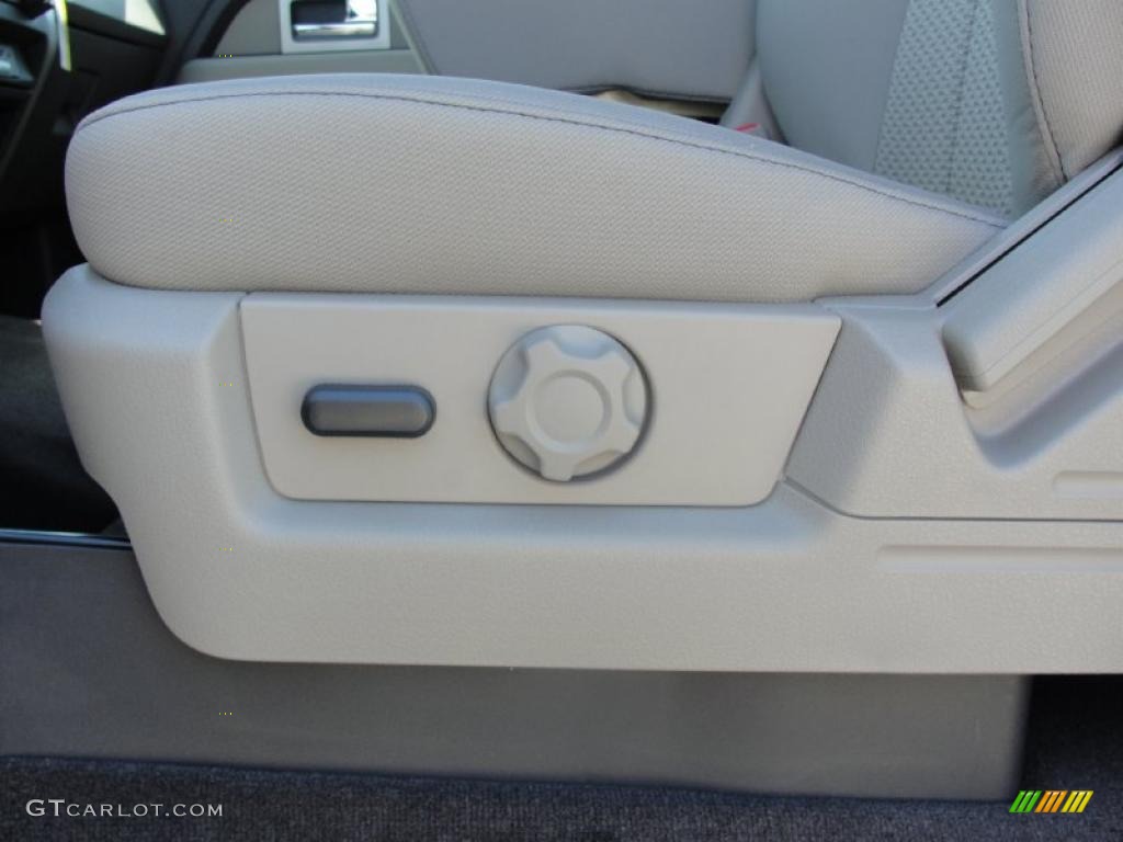 2010 F150 XLT SuperCrew - Ingot Silver Metallic / Medium Stone photo #21
