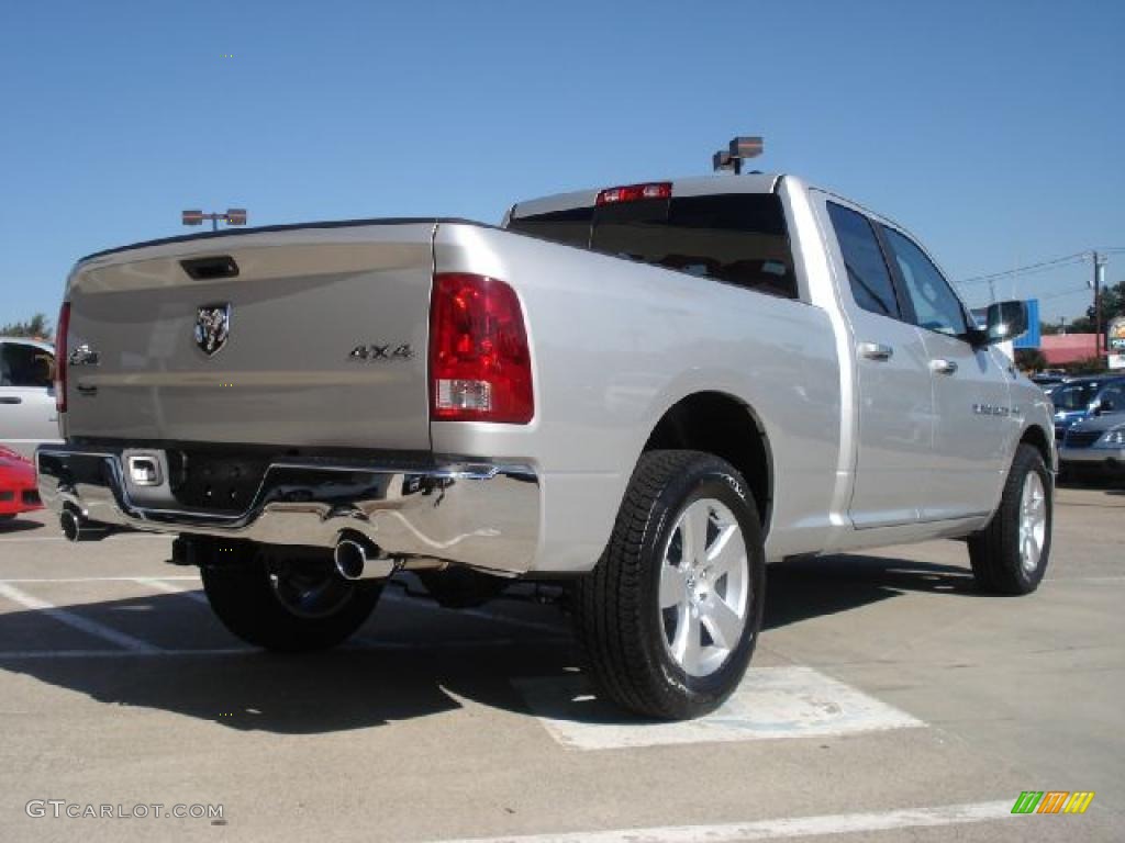 2011 Ram 1500 Big Horn Quad Cab 4x4 - Bright Silver Metallic / Dark Slate Gray/Medium Graystone photo #3