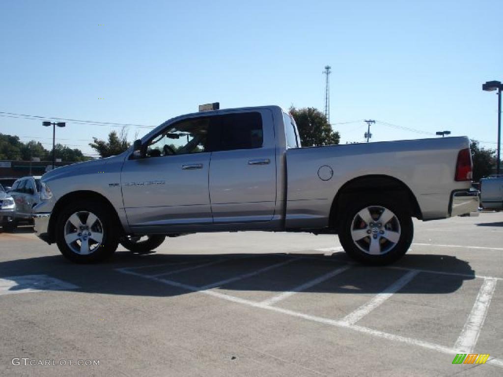 2011 Ram 1500 Big Horn Quad Cab 4x4 - Bright Silver Metallic / Dark Slate Gray/Medium Graystone photo #6