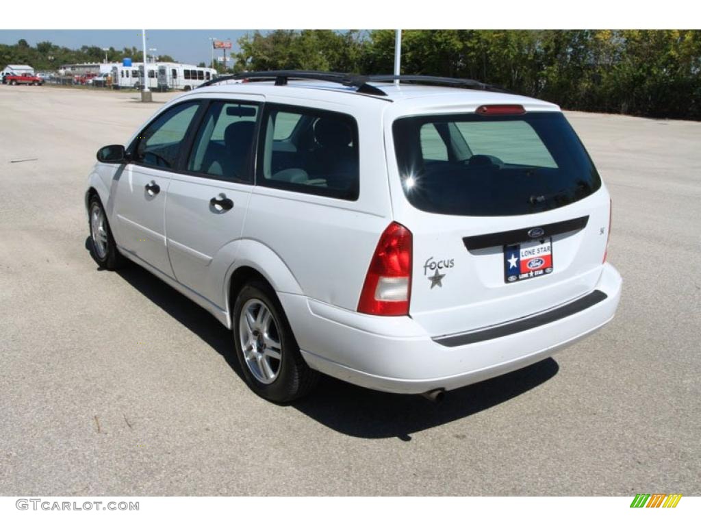 2000 Focus SE Wagon - Cloud 9 White / Medium Graphite photo #15