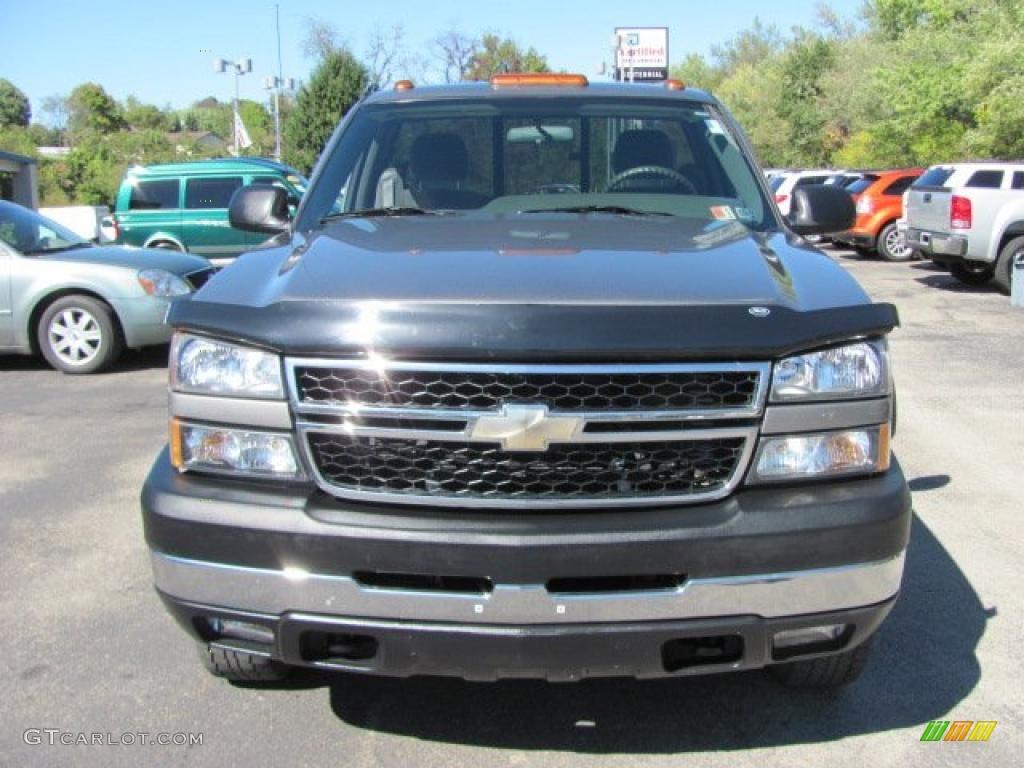 2006 Silverado 2500HD Work Truck Regular Cab 4x4 - Graystone Metallic / Dark Charcoal photo #11