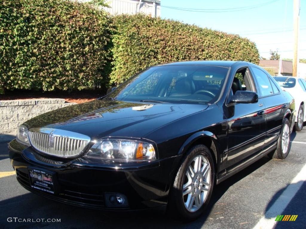 Black Lincoln LS