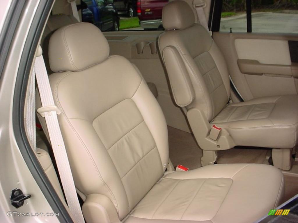 Medium Parchment Interior 2005 Ford Expedition Limited Photo #37797372