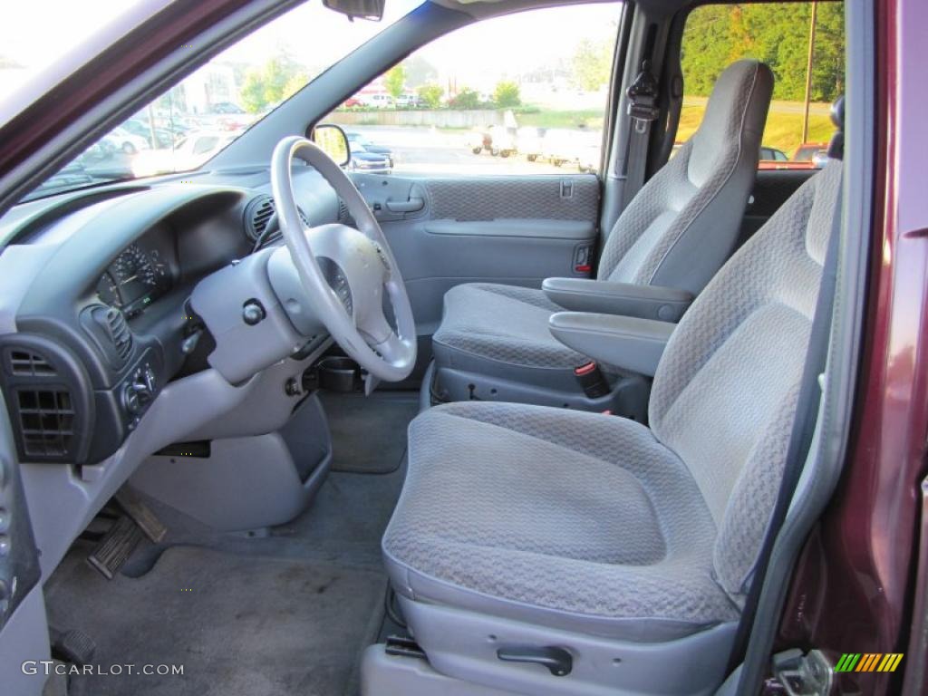 2000 Grand Caravan SE - Deep Cranberry Pearlcoat / Mist Gray photo #9