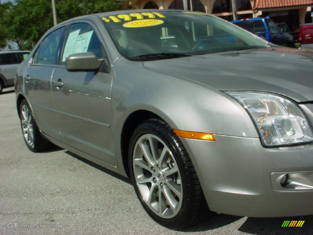 2008 Fusion SEL - Vapor Silver Metallic / Charcoal Black/Red photo #2