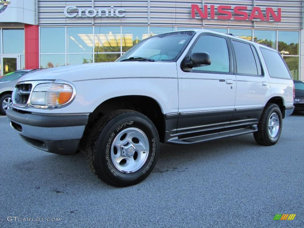 Oxford White Ford Explorer