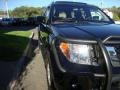 Super Black - Pathfinder SE 4x4 Photo No. 6