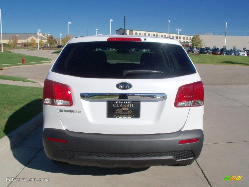 2011 Sorento LX AWD - Snow White Pearl / Beige photo #5