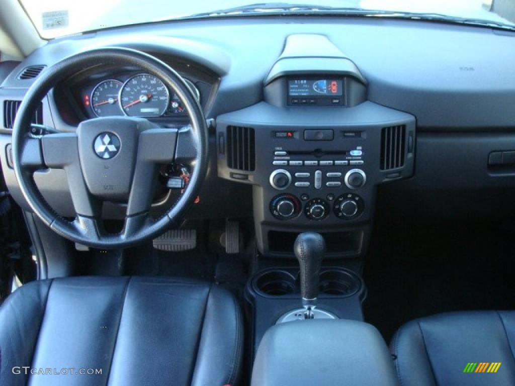Black Interior 2007 Mitsubishi Endeavor SE AWD Photo #37804108