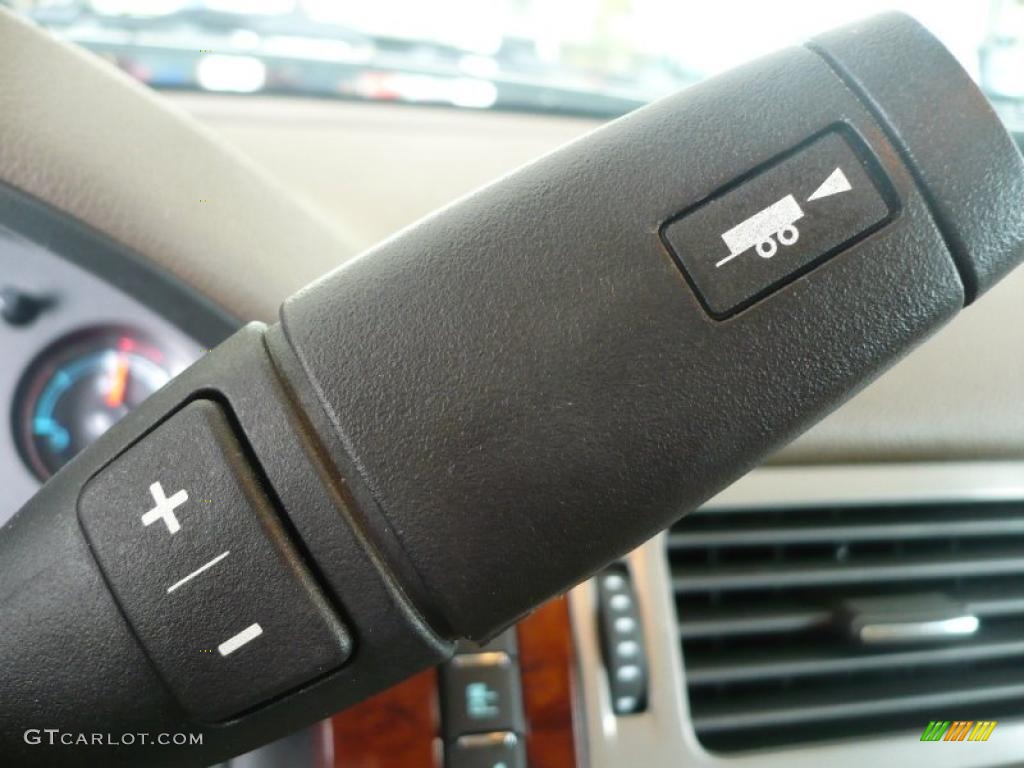 2010 Tahoe Z71 4x4 - Taupe Gray Metallic / Light Cashmere/Dark Cashmere photo #29