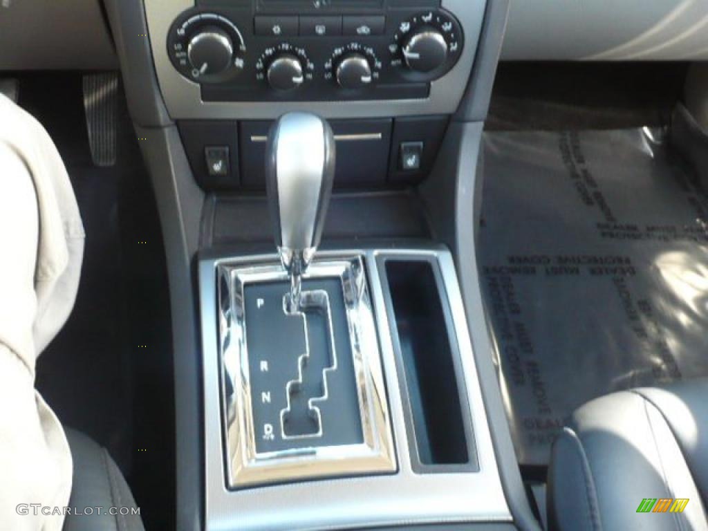 2007 Chrysler 300 C SRT8 5 Speed Automatic Transmission Photo #37822978