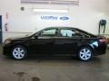 Black - Camry SE Photo No. 16