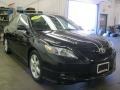 Black - Camry SE Photo No. 19