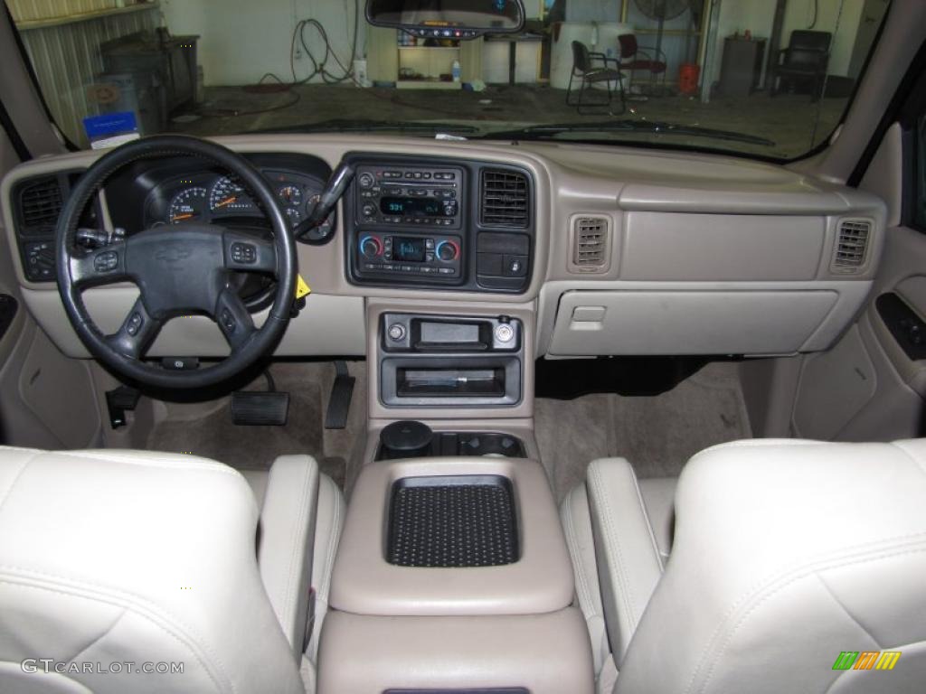 Tan/Neutral Interior 2006 Chevrolet Tahoe LT Photo #37829110