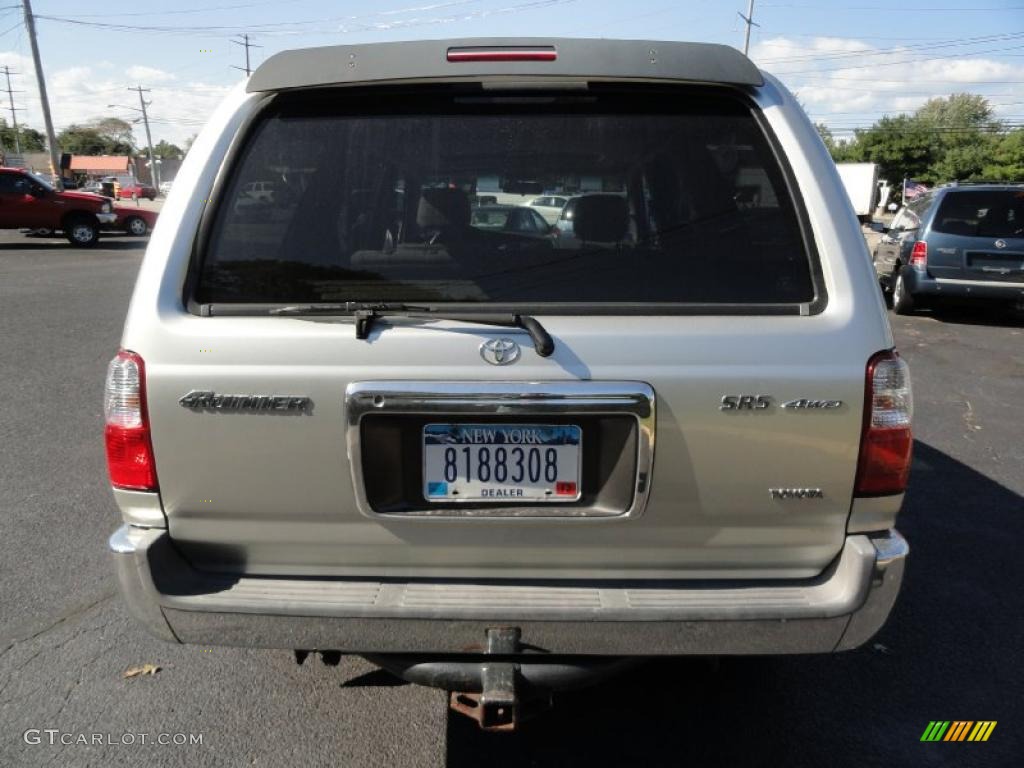 2002 4Runner SR5 4x4 - Millennium Silver Metallic / Gray photo #5