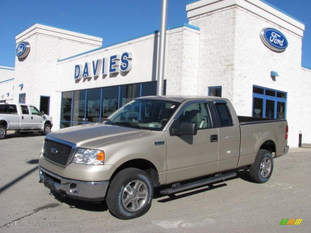 2008 F150 XLT SuperCab 4x4 - Pueblo Gold Metallic / Tan photo #1