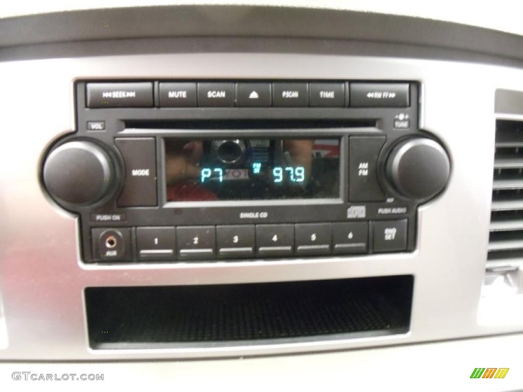 2008 Ram 1500 Lone Star Edition Quad Cab - Light Khaki Metallic / Khaki photo #20