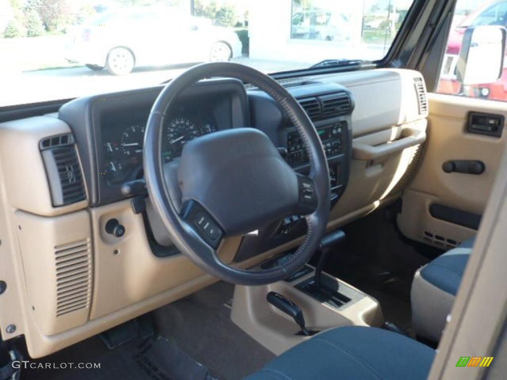 Camel/Dark Green Interior 2000 Jeep Wrangler Sahara 4x4 Photo #37843703