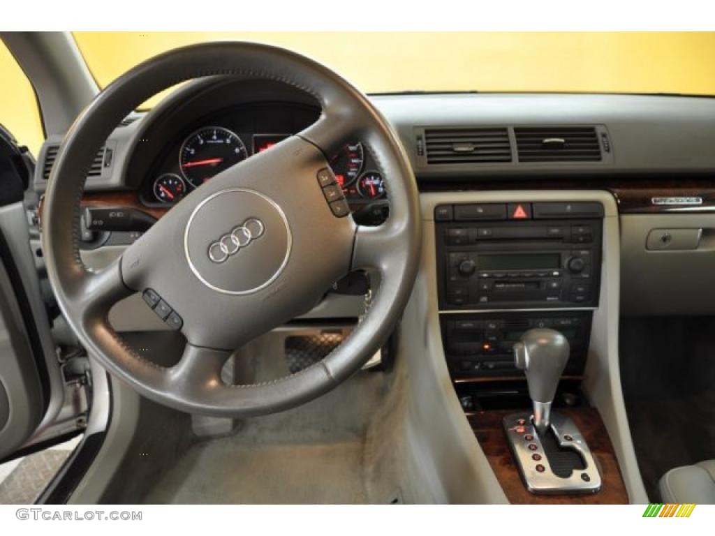 2004 A4 3.0 quattro Sedan - Light Silver Metallic / Platinum photo #7