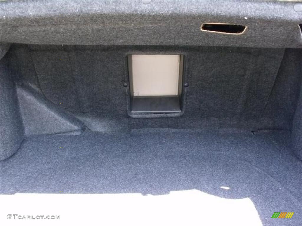 2000 Cadillac DeVille Sedan Trunk Photo #37845915